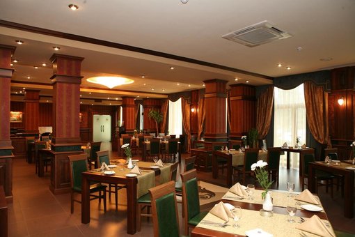 Restaurant in the hotel &quot;uzhgorod&quot; in uzhgorod. accommodation with a discount
