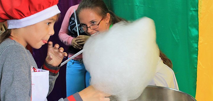 Children's event from the company "Scientific show of Professor Nicolas." Call for a discount