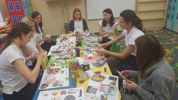 Групові заняття у студії психології Анни Хитрової у Києві. Записатися зі знижкою