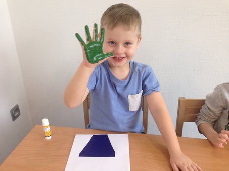 Weekend group in the kindergarten "Businki" in the Dnieper. Bring the baby for the action.