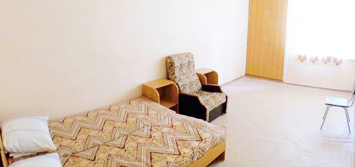 Discounts for holidays in the hostel orlyatko in gengorka14