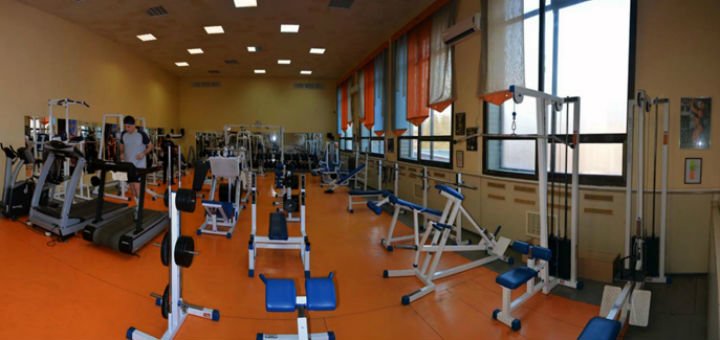 Тренажерный зал спортклуба «Викинг» на Отрадном в Киеве. Покупайте абонементы со скидкой.