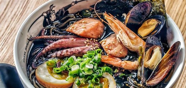 Свежие морепродукты в ресторане «Menya Musashi» в Киеве со скидкой