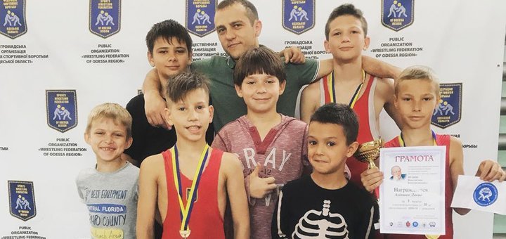 &quot;school of greco-roman wrestling&quot; in kiev. buy season tickets for the promotion.