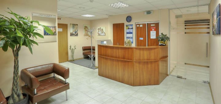 At the new medical clinic, discounts on all cosmetic services