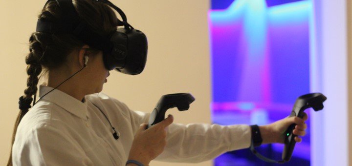 VR шолом на прокат у клубі «MirVR» в Одесі. Оплачуйте за акцією.