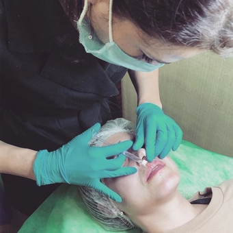 Косметологічний кабінет Олени Кузьменко в Києві. Послуги зі знижкою.