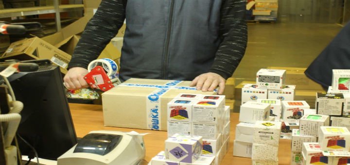 Собственный склад магазина детских игрушек «Огошка». Покупайте игры и куклы со скидкой.