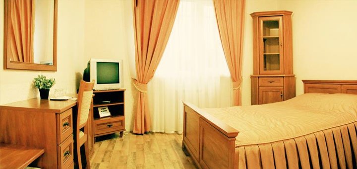 Номер в отеле «Гусарский» в Киеве. Забронировать номер со скидкой. Недорогие отели в Киеве.