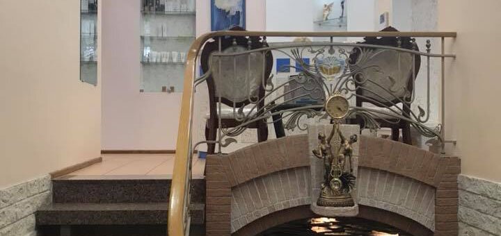 Поресничное наращивание ресниц в косметическом салоне «Адель»