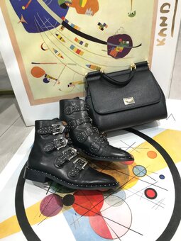 Branded shoes and accessories in the baba magaz online store. buy for a promotion.