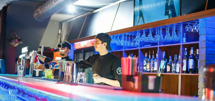 Бар «River Pub» в Виннице. заказывайте меню и напитки по акции.