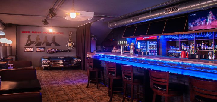 Бар «River Pub» в Виннице. Бронируйте столик со скидкой.