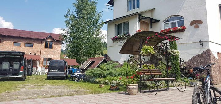 Скидки и акции на проживание в гостевом доме «Kvitkovyi Rai» в Славском