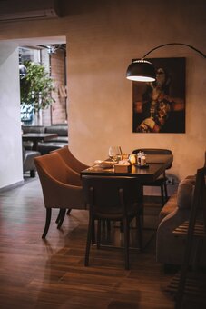 Subdued light and cozy atmosphere at the moondeer restaurant in odessa. book with a discount