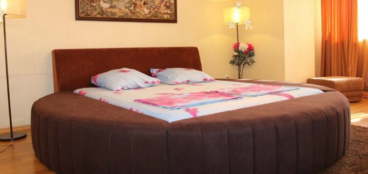 One-Bedroom Apartment in the center (Дніпро)