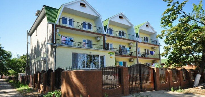 Отдых на первой линии от моря на базе отдыха «Антей» в Курортном. Забронировать номер со скидкой.