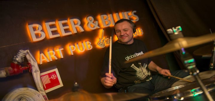 Виступи і живі концерти відомих українських колективів в Beer & Blues Art Pab в Вінниці. Замовляйте столик зі знижкою.