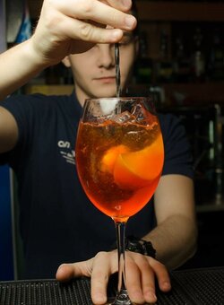 Коктейли в кафе «Divan» в Мариуполе. Бронируйте со скидкой