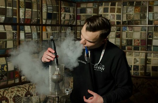 Кальян с востока в кафе «Divan» в Мариуполе. Бронируйте со скидкой
