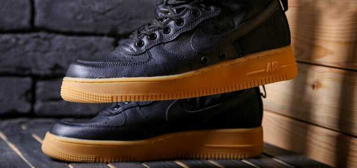Кроссовки в интернет-магазине «Sneaker-Store» в Киеве. Покупайте по скидке.