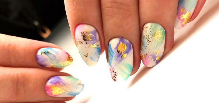 Discount on the design of manicure coverage in the beauty studio beautiful silk nails