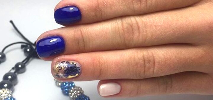 Discount on manicure with gel polish in the beautiful silk nails beauty studio