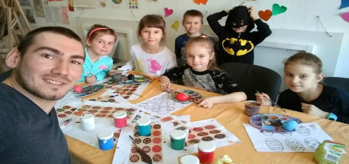 Мастер-классы по росписи акварелью в арт-студии «Карандаш» в Киеве. Записывайтесь на творческие мастер-классы по акции.