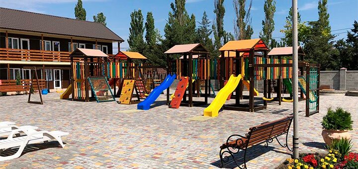 Скидки на отдых на базе отдыха Аквамарин в Коблево3