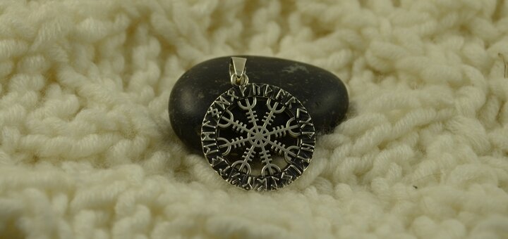 Silver pendants under the order in the online store «My Jeweler». Buy at a discount.