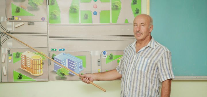 Преподаватели автошколы «ВОАУК» в Виннице. Записывайтесь на курсы вождения легкового автомобиля со скидкой.