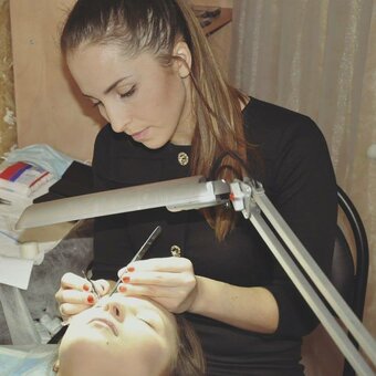 Eyelash extension training