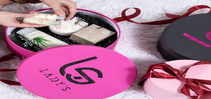 Lady shop cosmetics