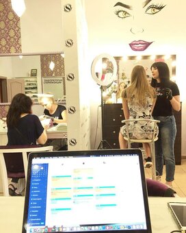 Женская стрижка в салоне красоты Selfie code Черкассы. Записывайтесь на женскую стрижку по акции