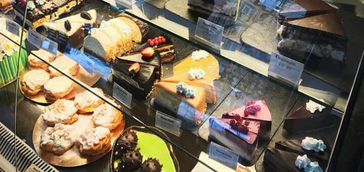 Promotions confectionery &quot;masha cake&quot;