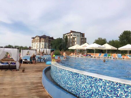Пляжний комплекс Biruza Beach Club в Києві