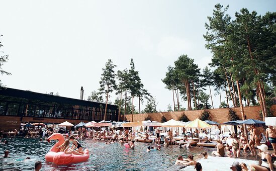Ресторан queen country club в козині 4