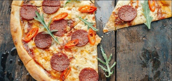 Discount on pizza at mama mia pizza