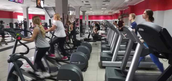 Скидки и выгодные предложения на услуги в спортивном клубе Planet Fitness