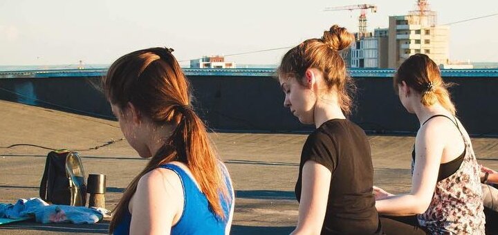 Акции на занятия йогой в Спейс холл