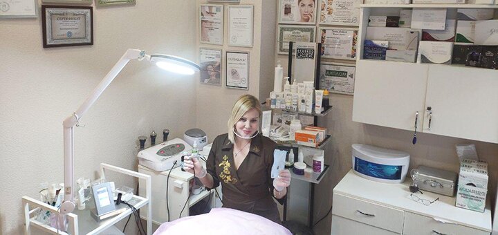 «Cosmetologi» - Салон красоты Валерии Благовещенской в Киеве. Записывайся на процедуры по скидке.