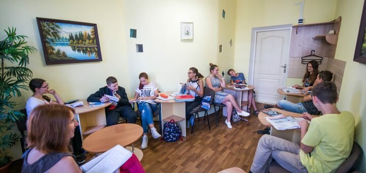 Розмовна англійська мова у клубі «Сем» у Дніпрі. Купити абонемент із знижкою.