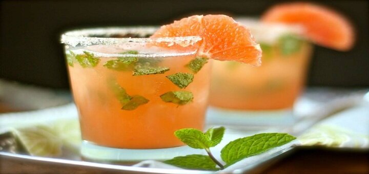 Discounts on cotails at the comeback bar