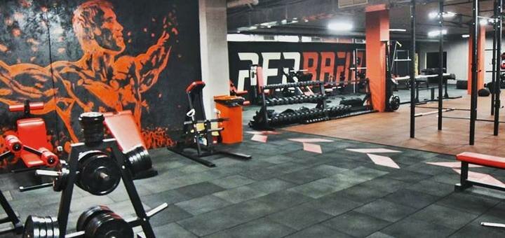 Тренажерный зал «Red Barbell» в Киеве. Купить абонемент со скидкой.