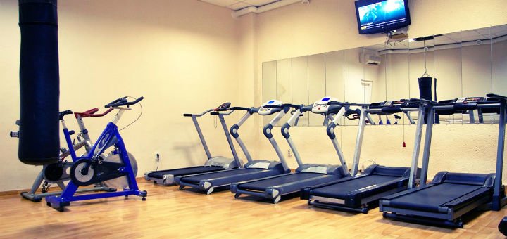Gym in the &quot;champion&quot; club in odessa. buy season tickets for the promotion.