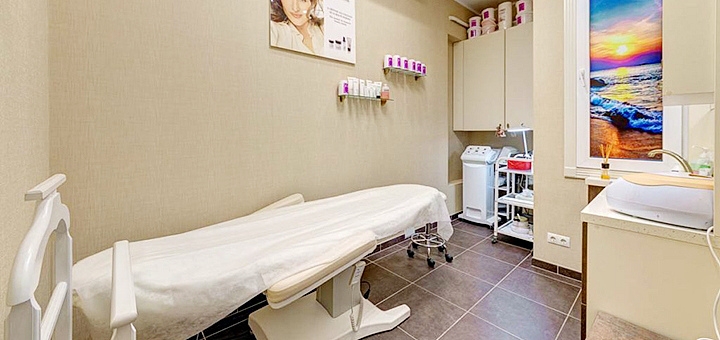 Beauty salon "Dali Deluxe" in Kiev. Order services for the promotion.