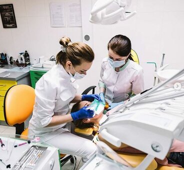 Лікарі вищої категорії «клініка сімейної стоматології»