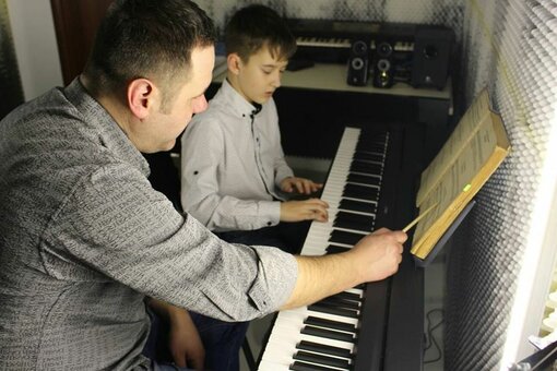 Студия музыкального искусства «Engamusic» в Днепре. Записывайтесь на занятия со скидкой.