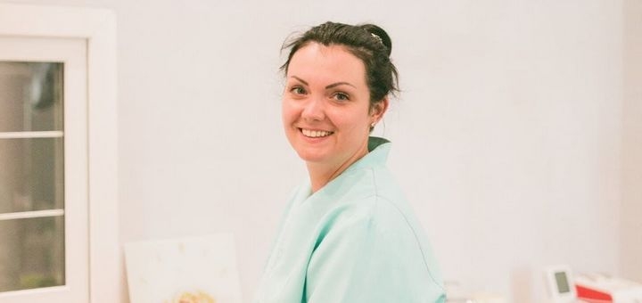 Профессиональная чистка зубов в «Dr. Samsonov dental clinic» в Харькове. Записаться на прием стоматолога со скидкой.