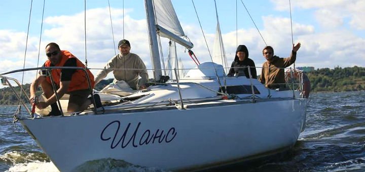 Walks on the yacht &quot;chance&quot; on the kiev sea. book your seat at a discount.